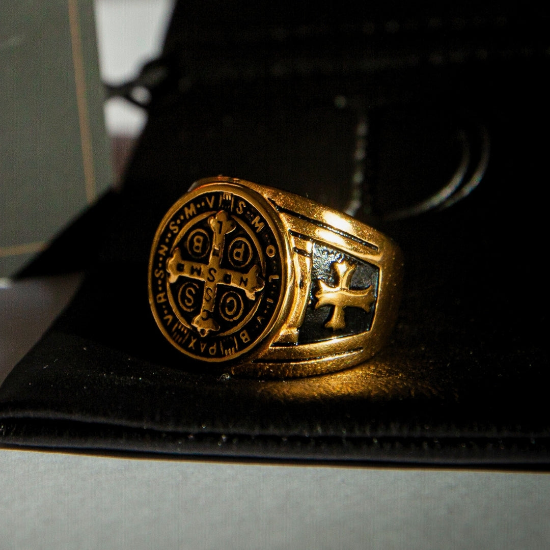 Vintage Gold Crest