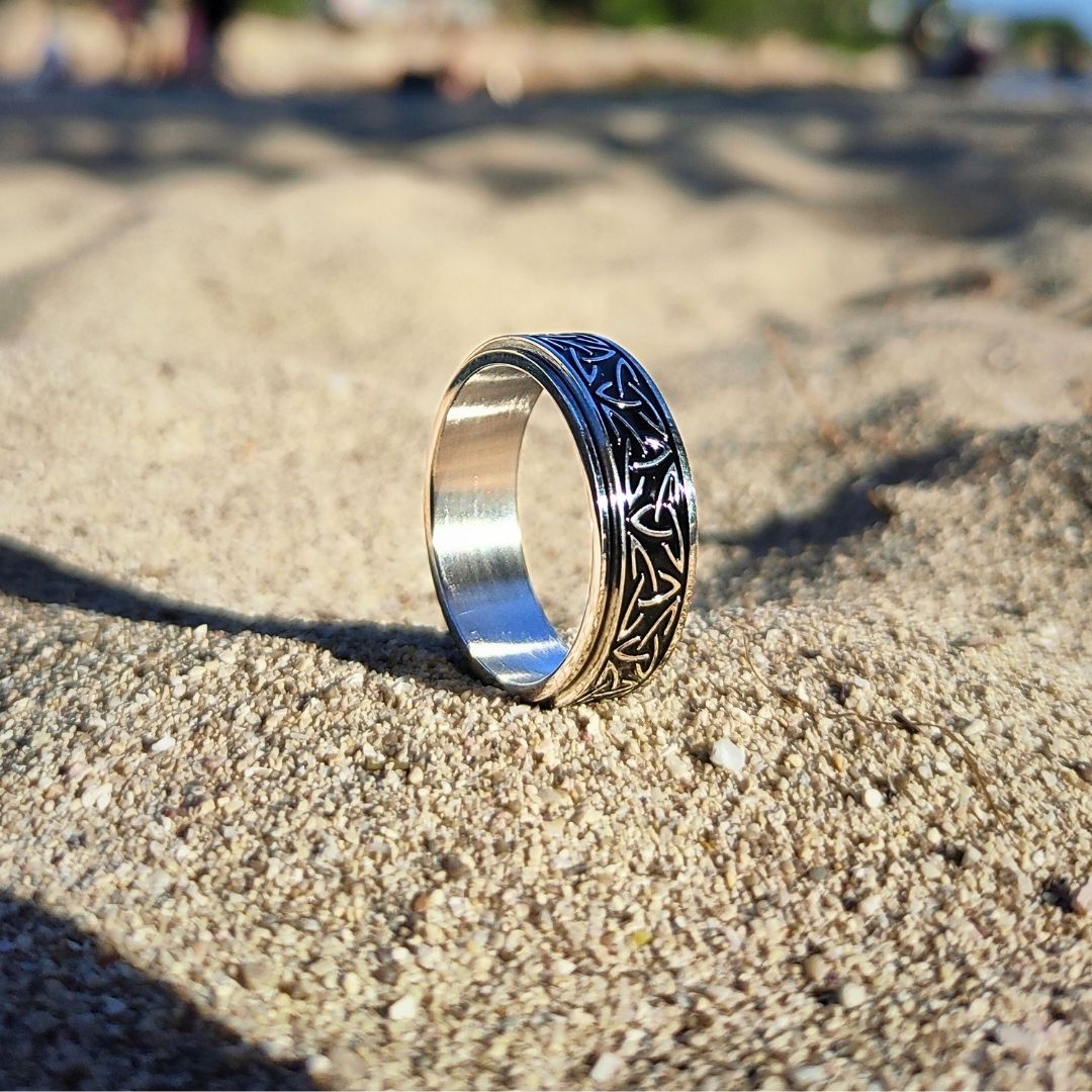 Silver Kinetic Triquetra