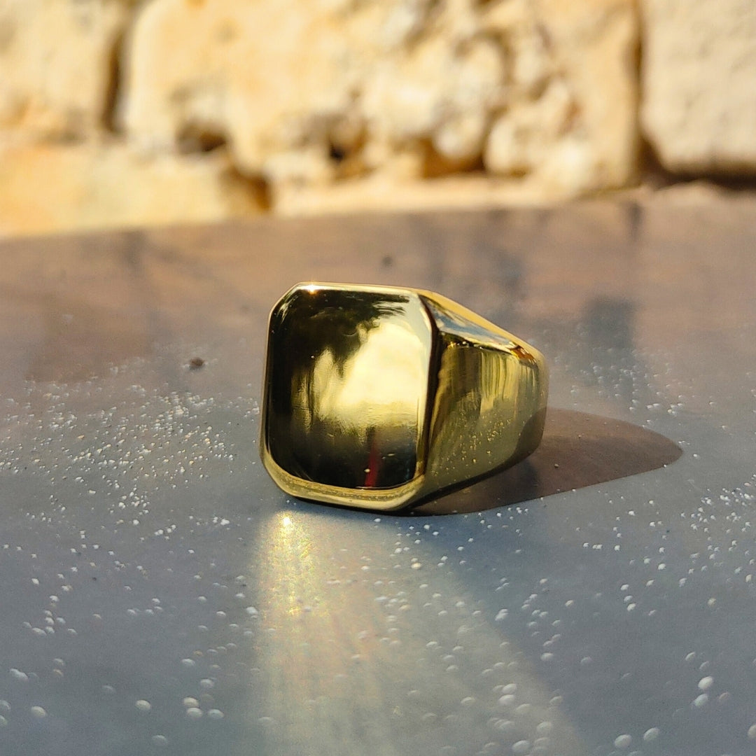Classic Gold Signet