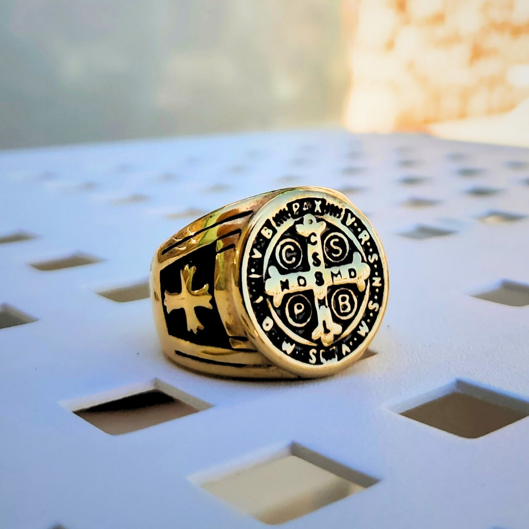 Vintage Gold Crest