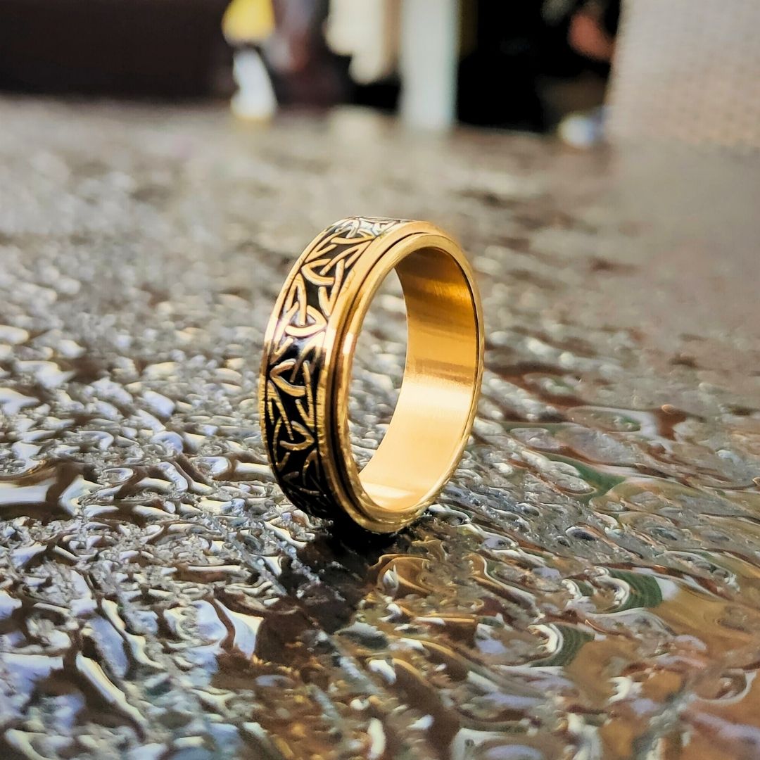 Gold Kinetic Triquetra