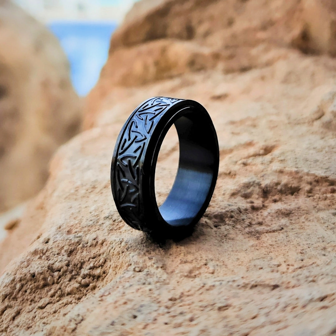 Black Kinetic Triquetra