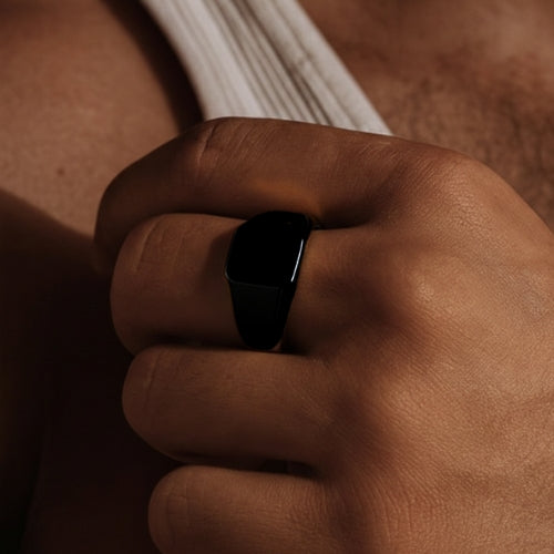 Classic Black Signet